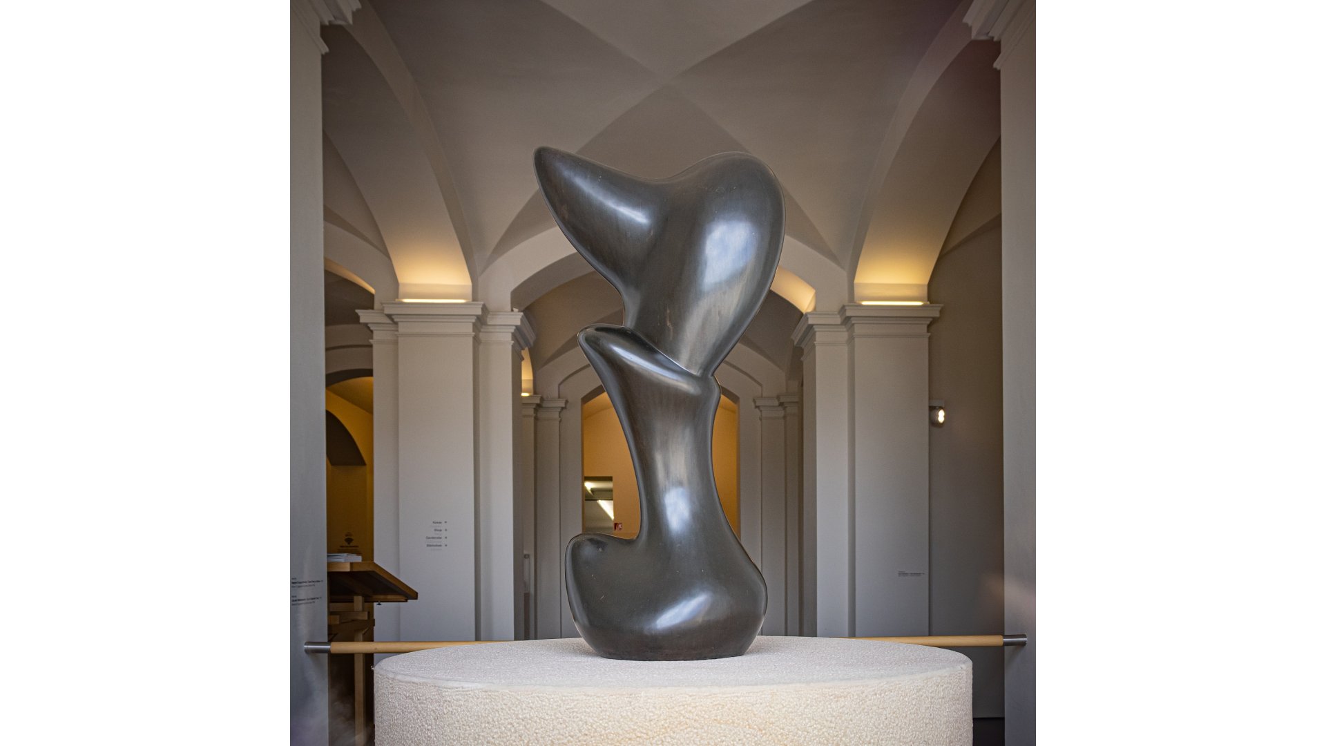 Der Zufall Als Meisterwerk Hans Arp Pionier Der Abstrakten Kunst