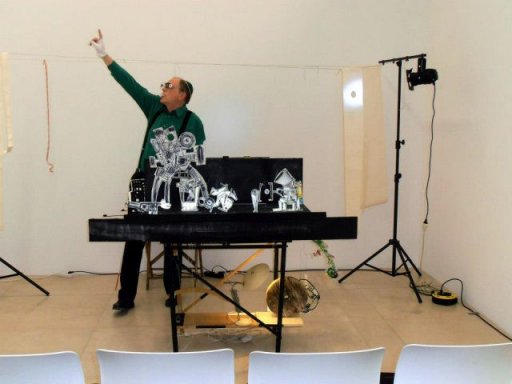 Theo Kerp während der Aufführung seines Stücks „Vor der Kreidezeit und nach dem Jägerschnitzel“